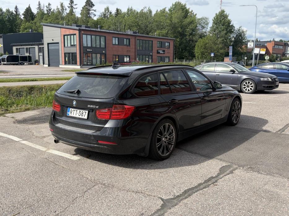 BMW 320 2014