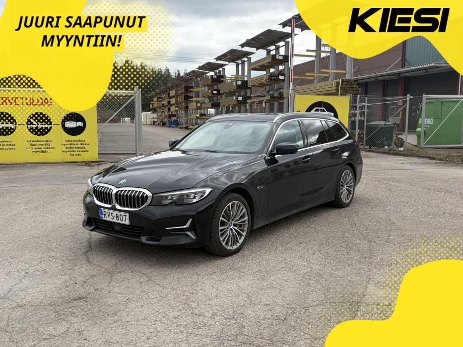 BMW 330 2022
