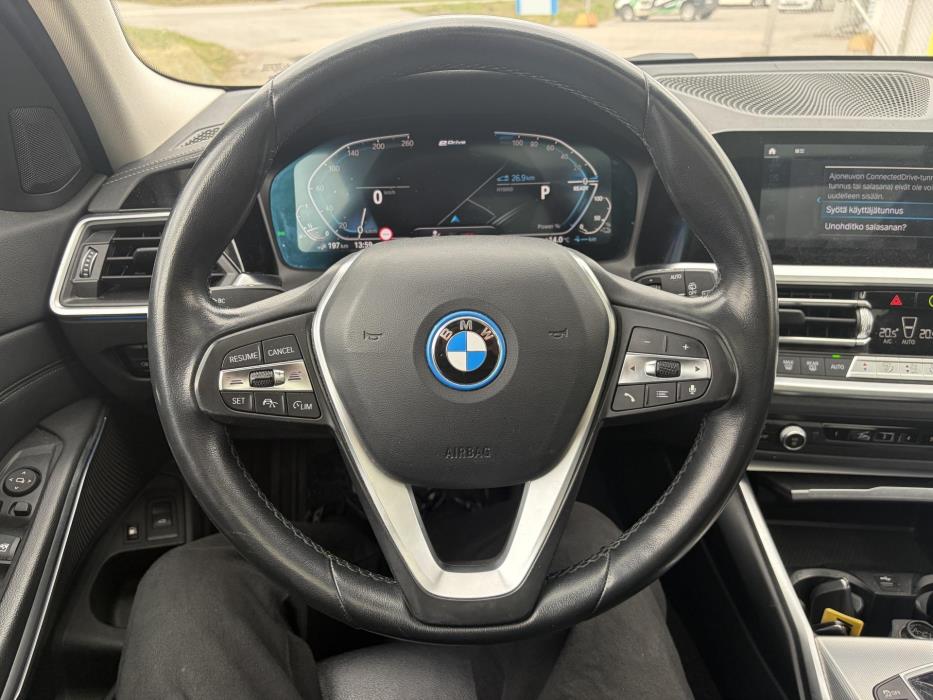 BMW 330 2022