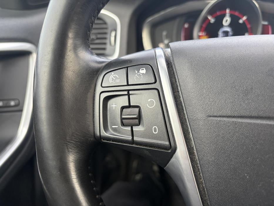 VOLVO V60 Cross Country 2016