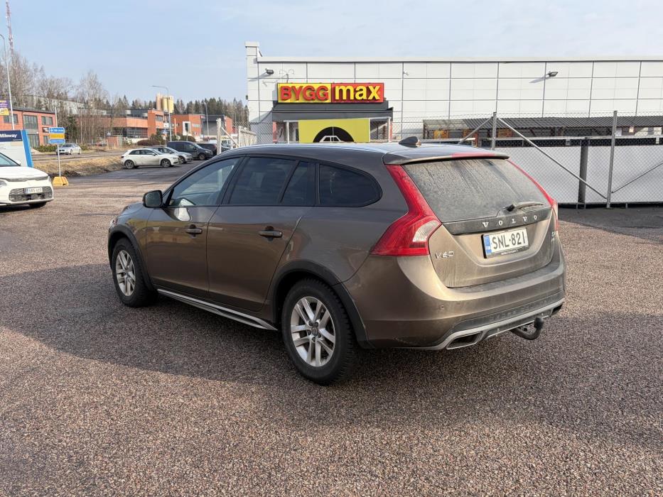 VOLVO V60 Cross Country 2016