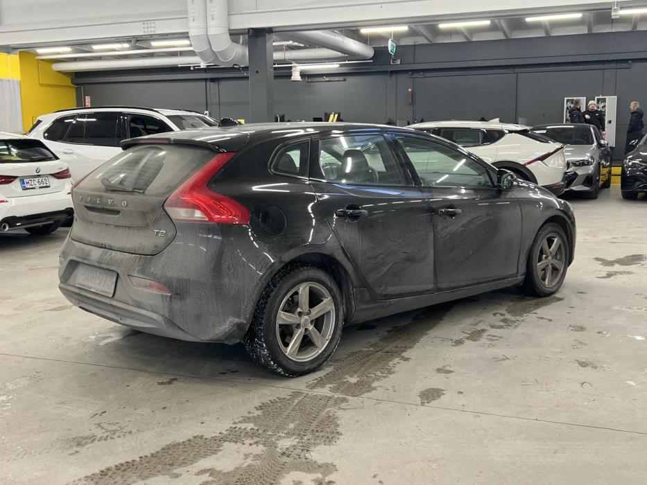 VOLVO V40 2019