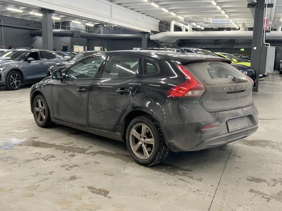 VOLVO V40 2019