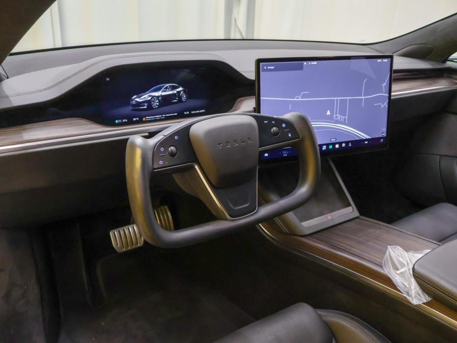 TESLA Model S 2023