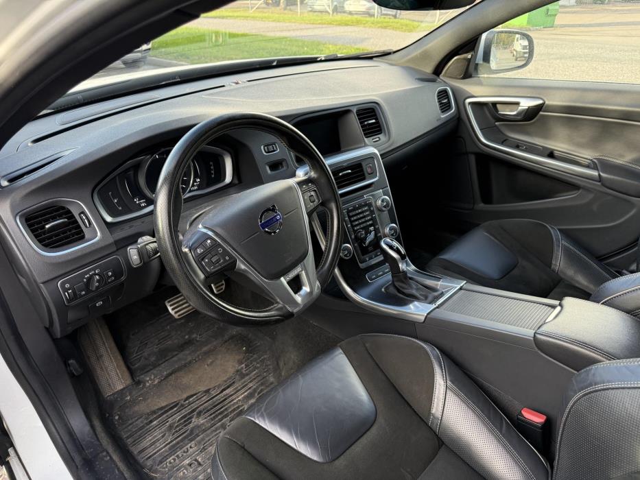 VOLVO V60 2017