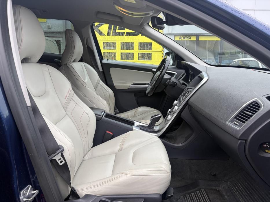 VOLVO XC60 2015