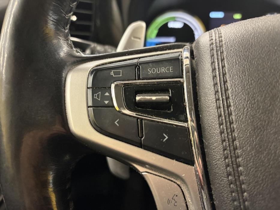 MITSUBISHI Outlander PHEV 2016