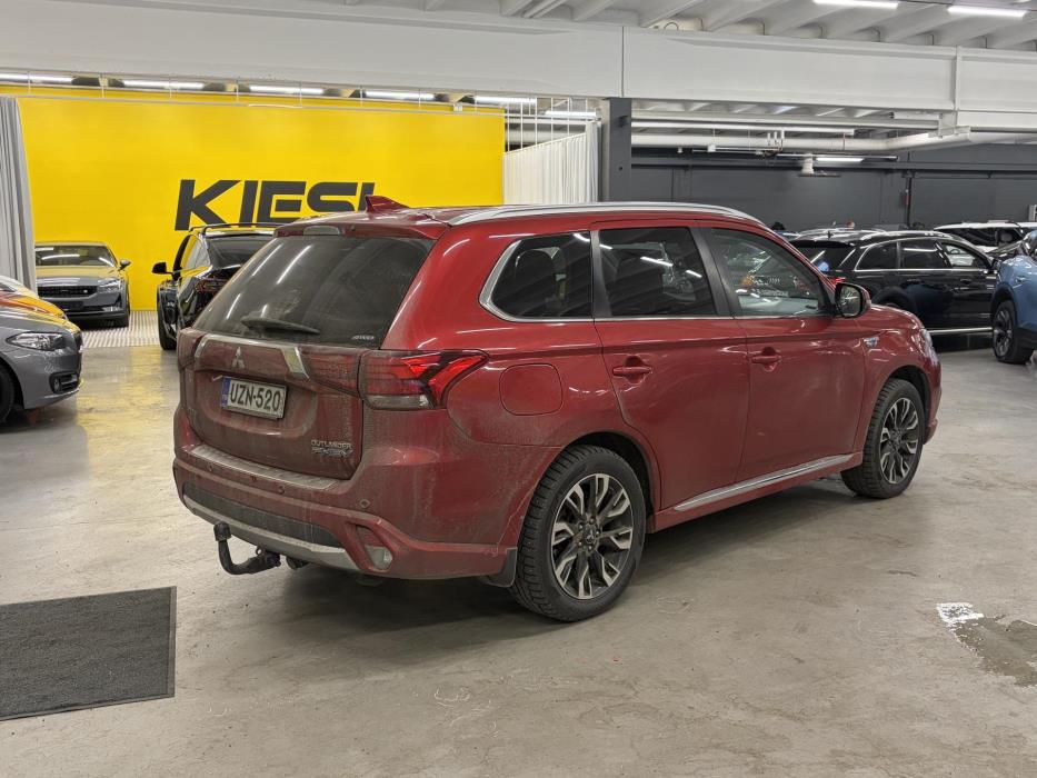 MITSUBISHI Outlander PHEV 2016