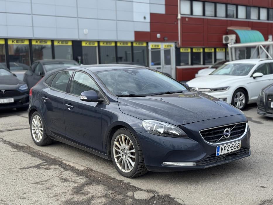 VOLVO V40 2013