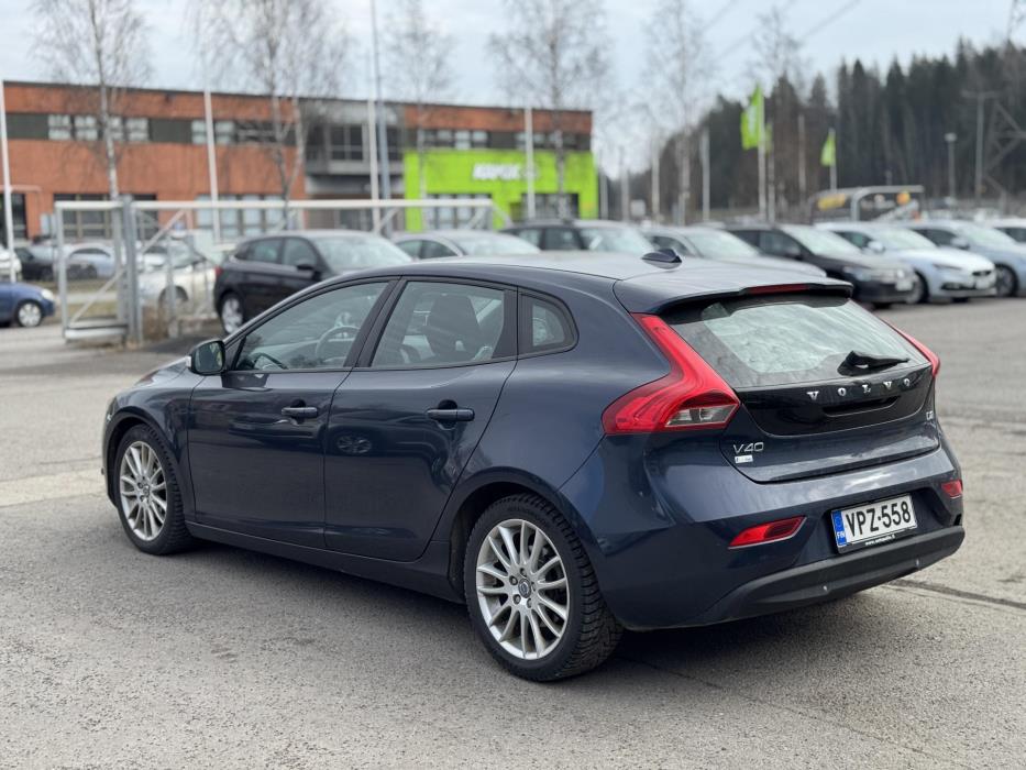 VOLVO V40 2013