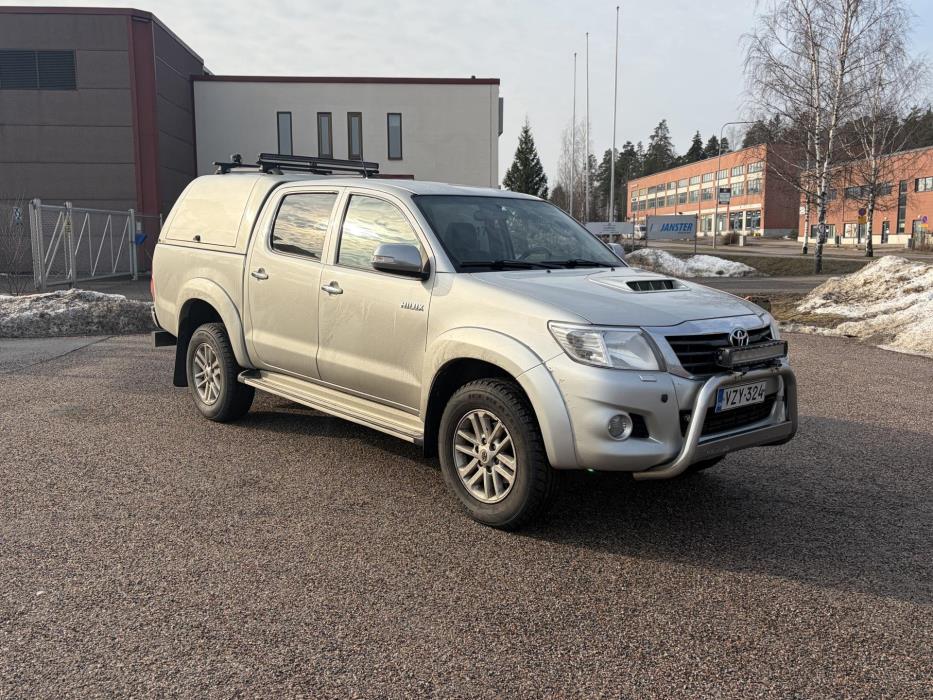 TOYOTA Hilux 2012