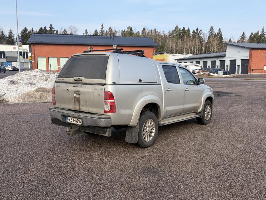 TOYOTA Hilux 2012