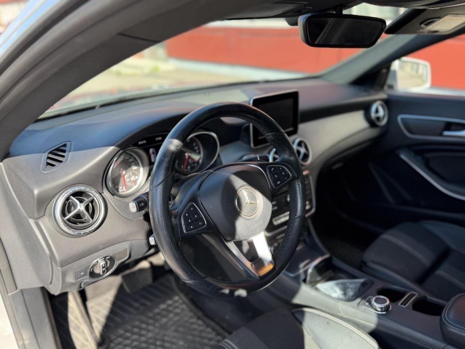 MERCEDES-BENZ CLA 2017