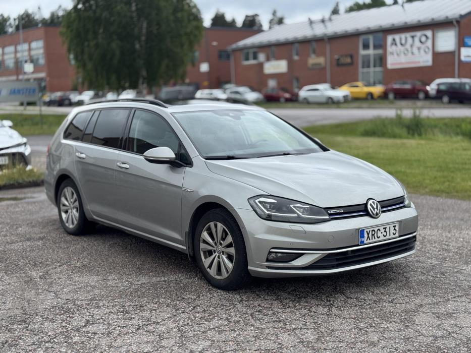VOLKSWAGEN Golf 2018