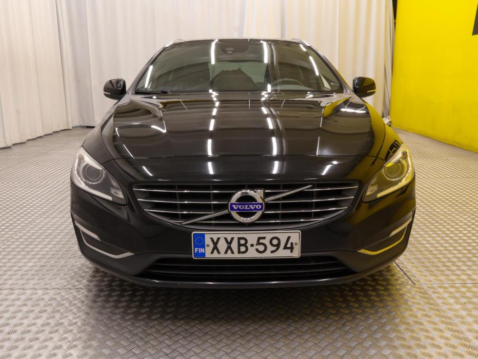 VOLVO V60 2015