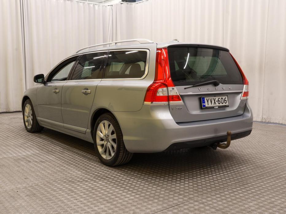 VOLVO V70 2013