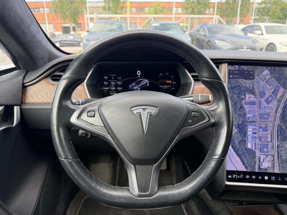 TESLA Model S 2019