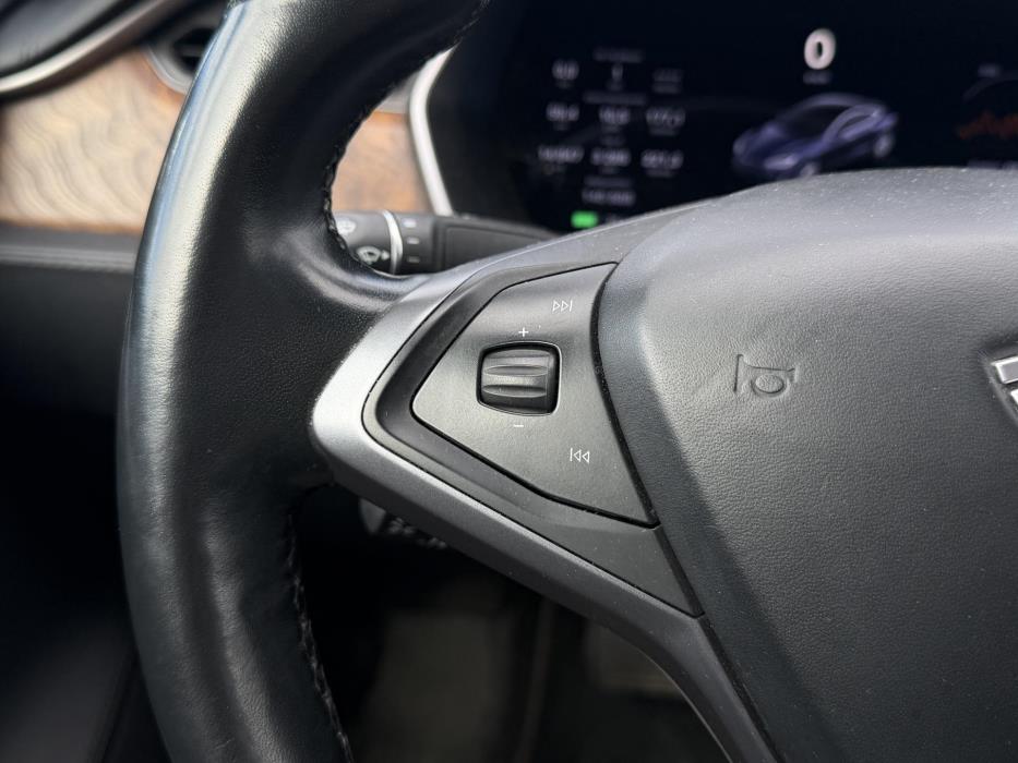 TESLA Model S 2019