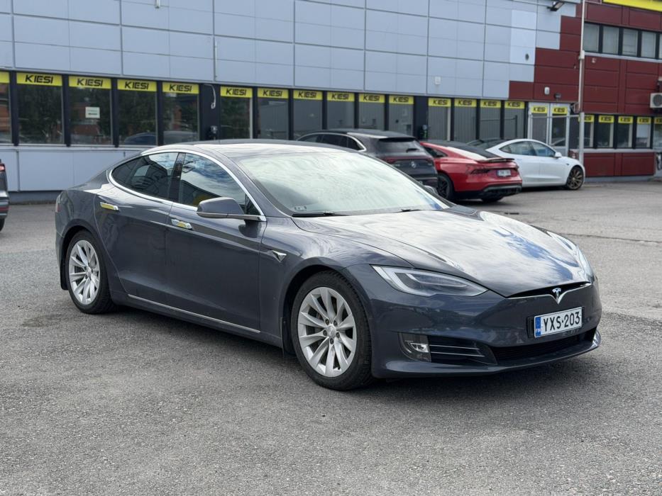 TESLA Model S 2019