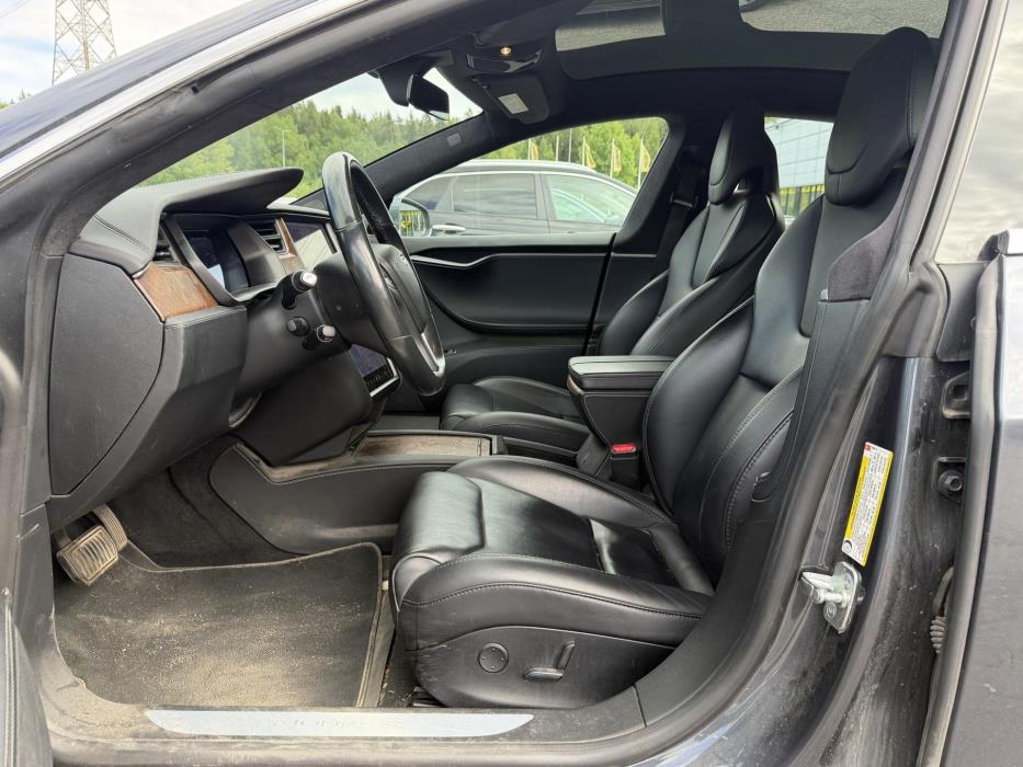 TESLA Model S 2019