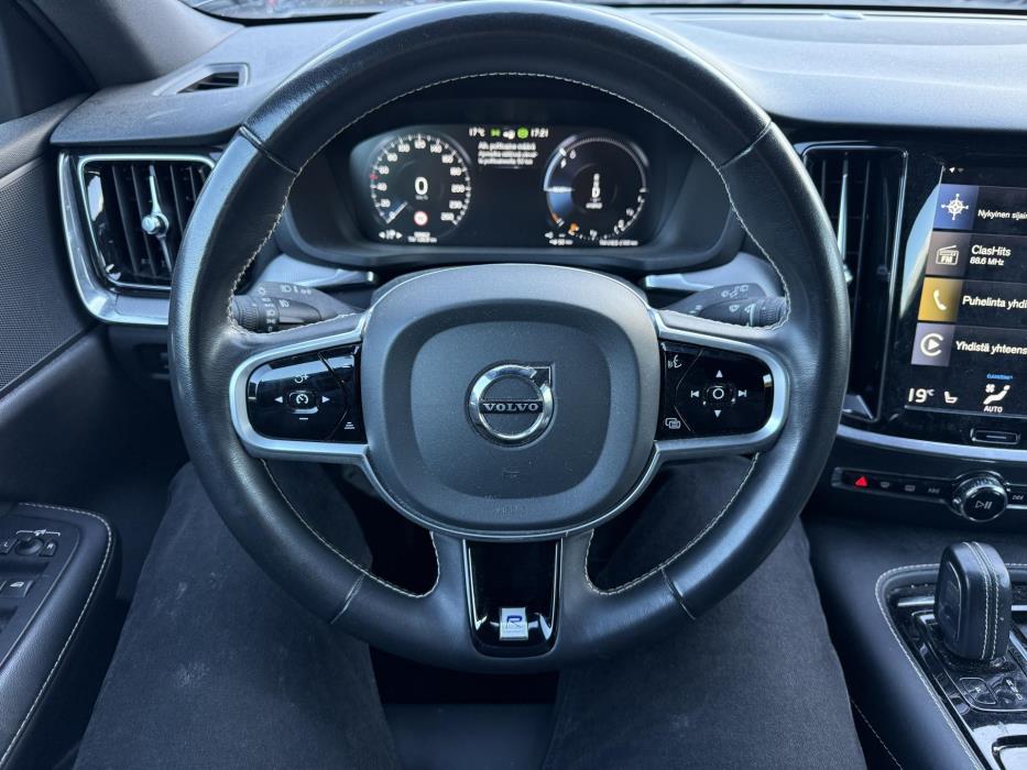 VOLVO V60 2020
