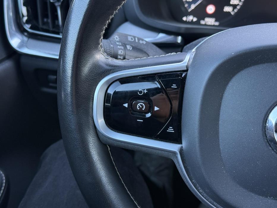 VOLVO V60 2020