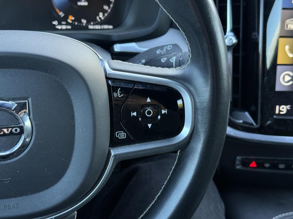 VOLVO V60 2020
