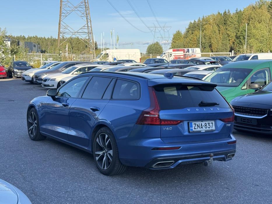 VOLVO V60 2020