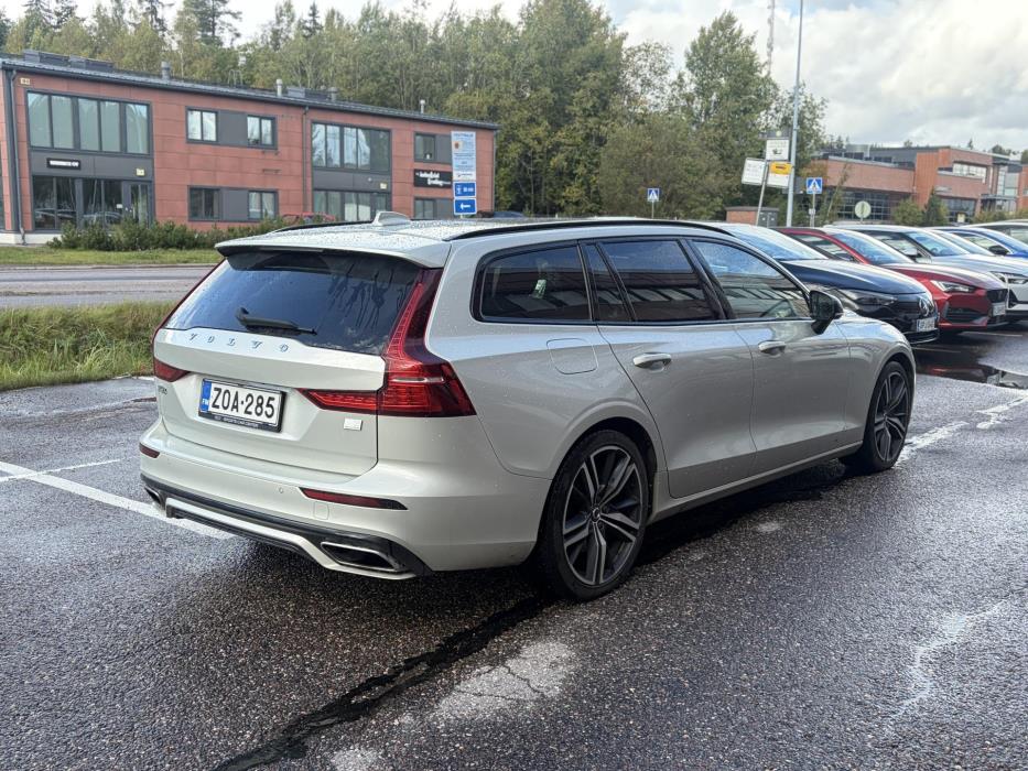 VOLVO V60 2022