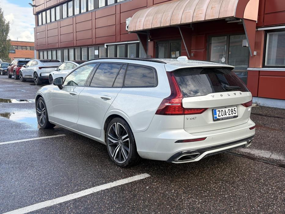 VOLVO V60 2022