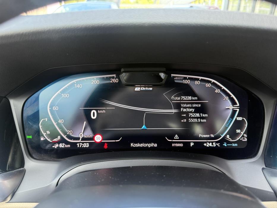 BMW 330 2019