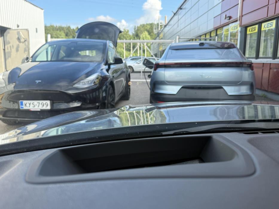 BMW 330 2019