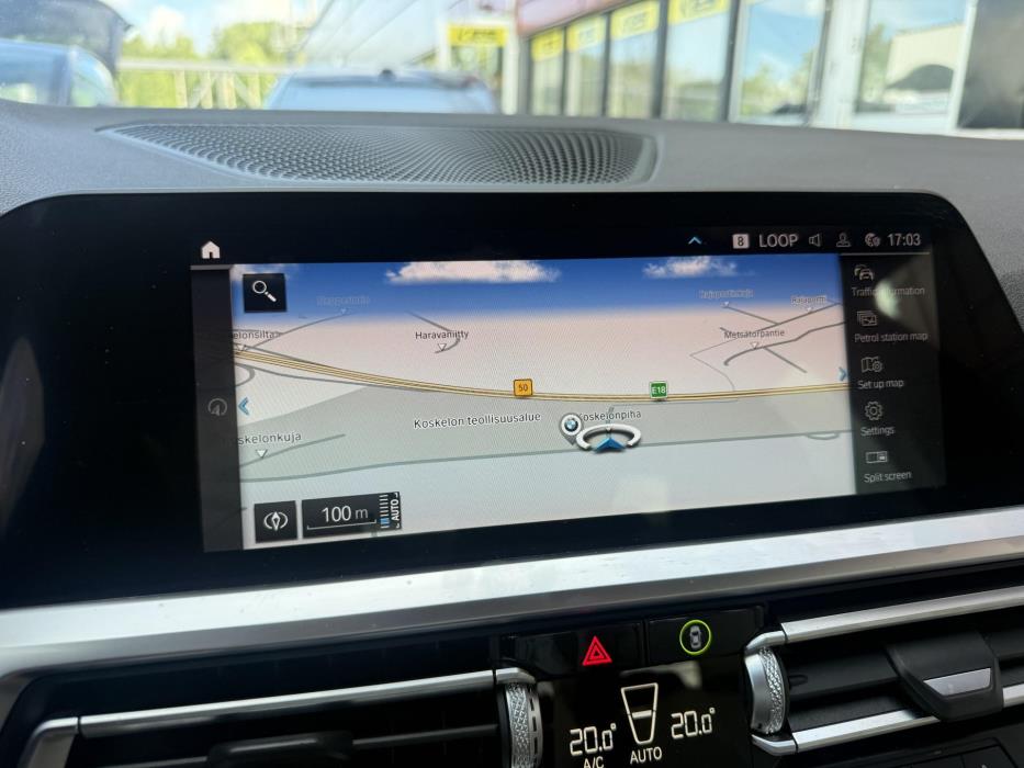 BMW 330 2019