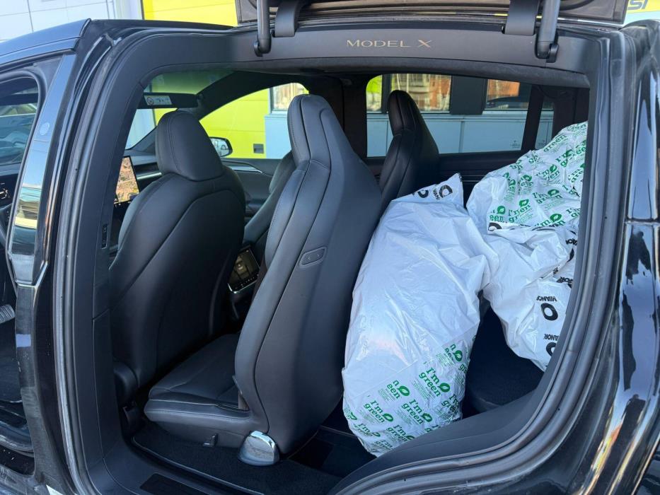 TESLA Model X 2023
