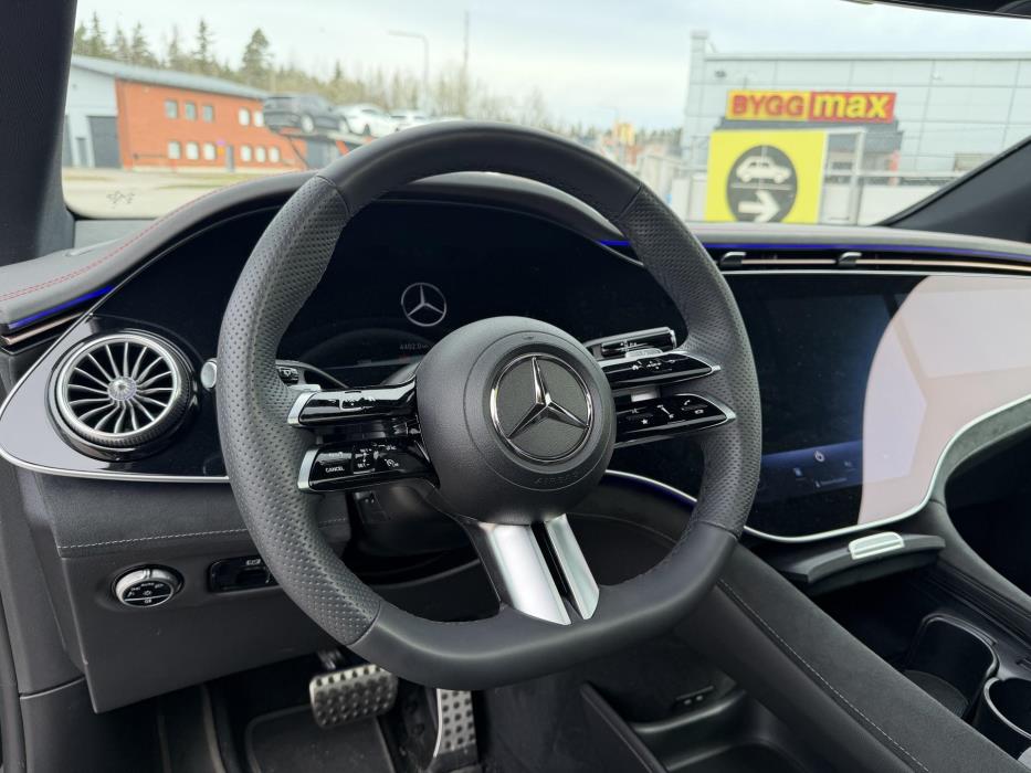 MERCEDES-BENZ EQE SUV 2025