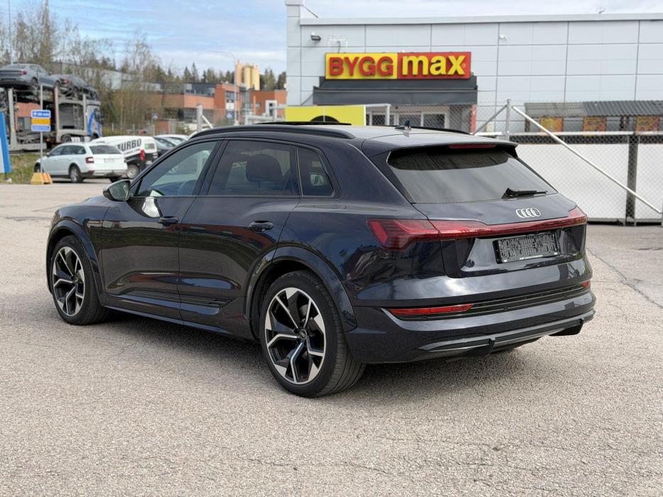 AUDI e-tron 2023