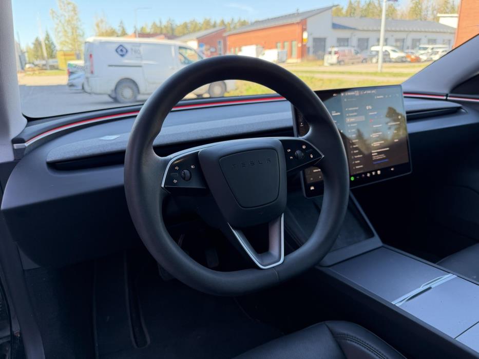 TESLA Model 3 2024