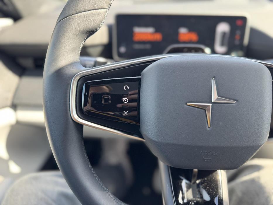 POLESTAR 4 2025