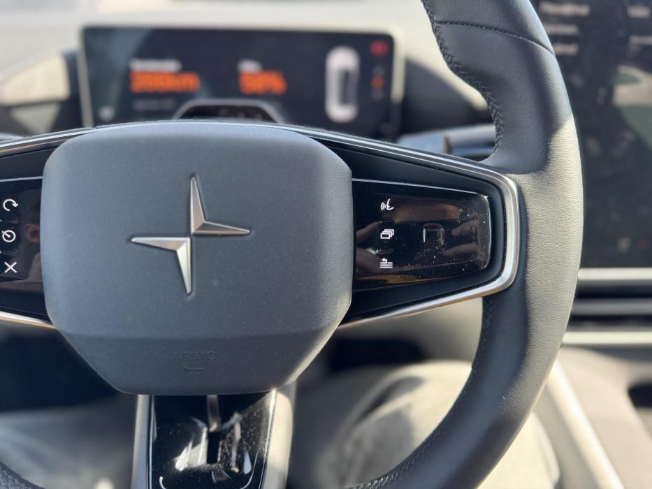 POLESTAR 4 2025