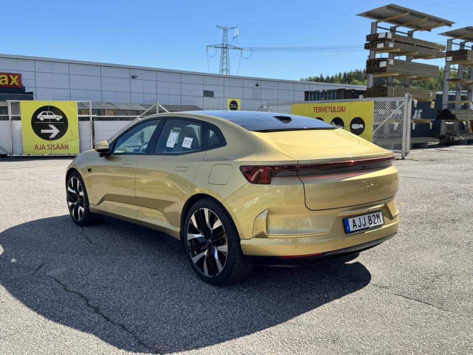 POLESTAR 4 2025