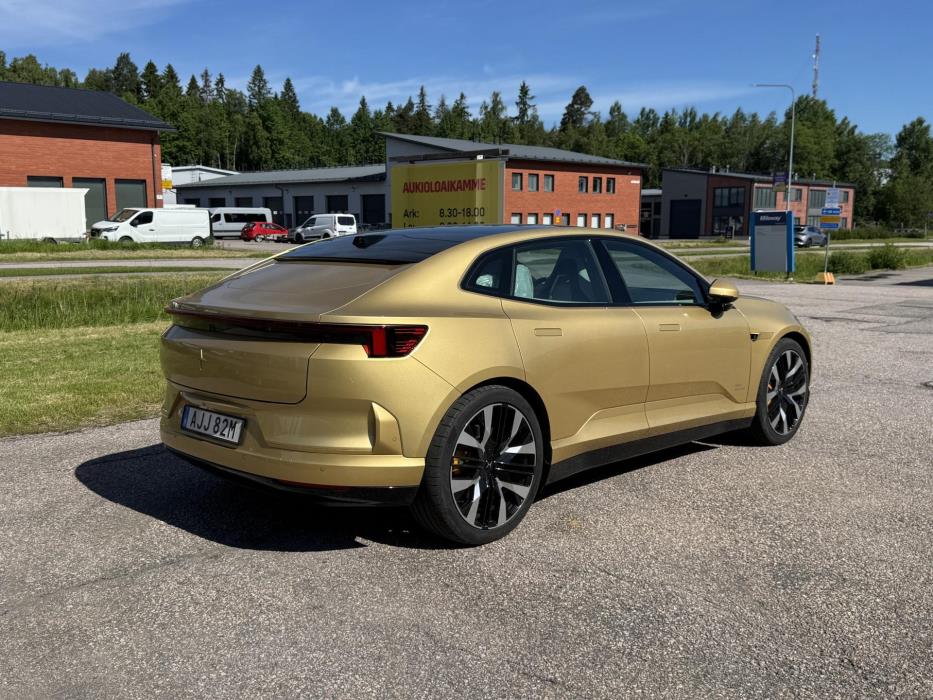 POLESTAR 4 2025