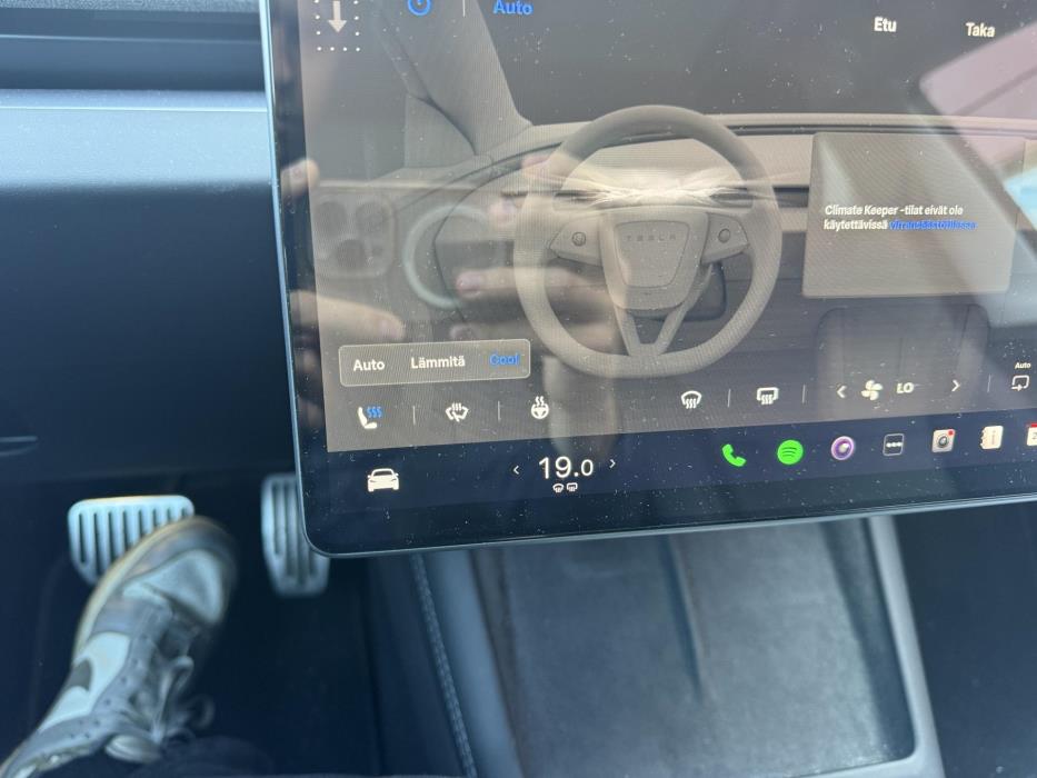 TESLA Model 3 2024
