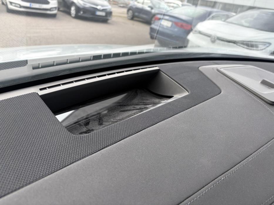 POLESTAR 4 2025