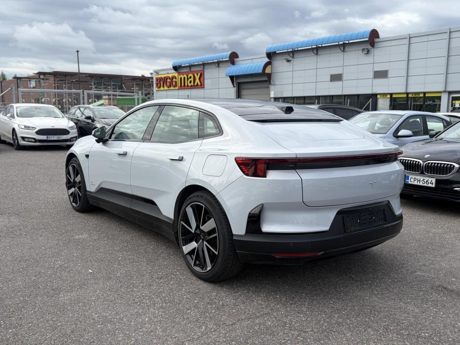 POLESTAR 4 2025