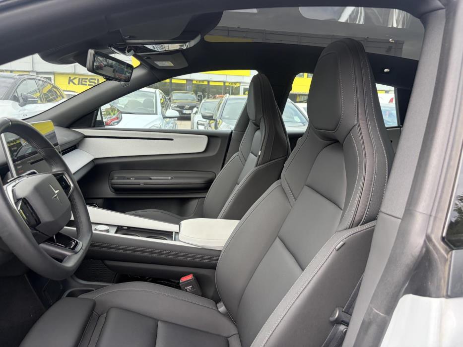 POLESTAR 4 2025