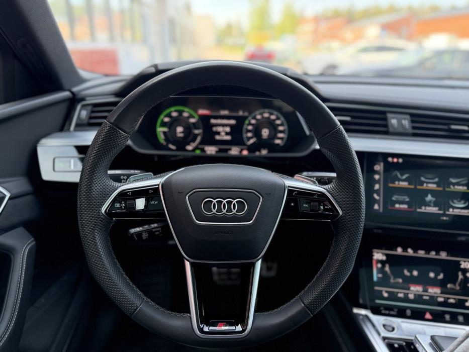 AUDI Q8 e-tron 2023