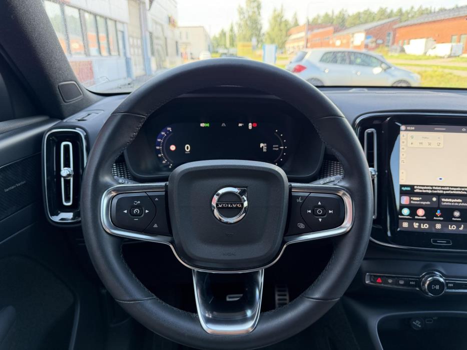 VOLVO XC40 2022