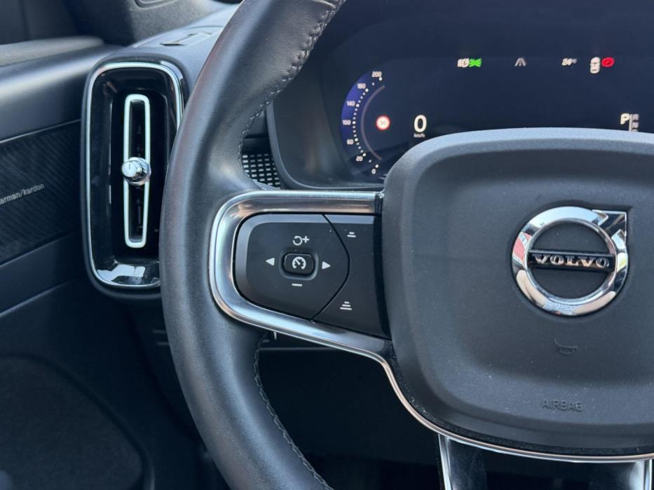 VOLVO XC40 2022