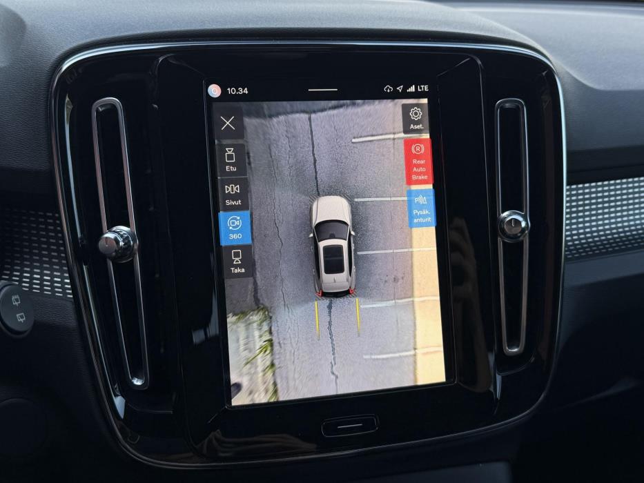 VOLVO XC40 2022