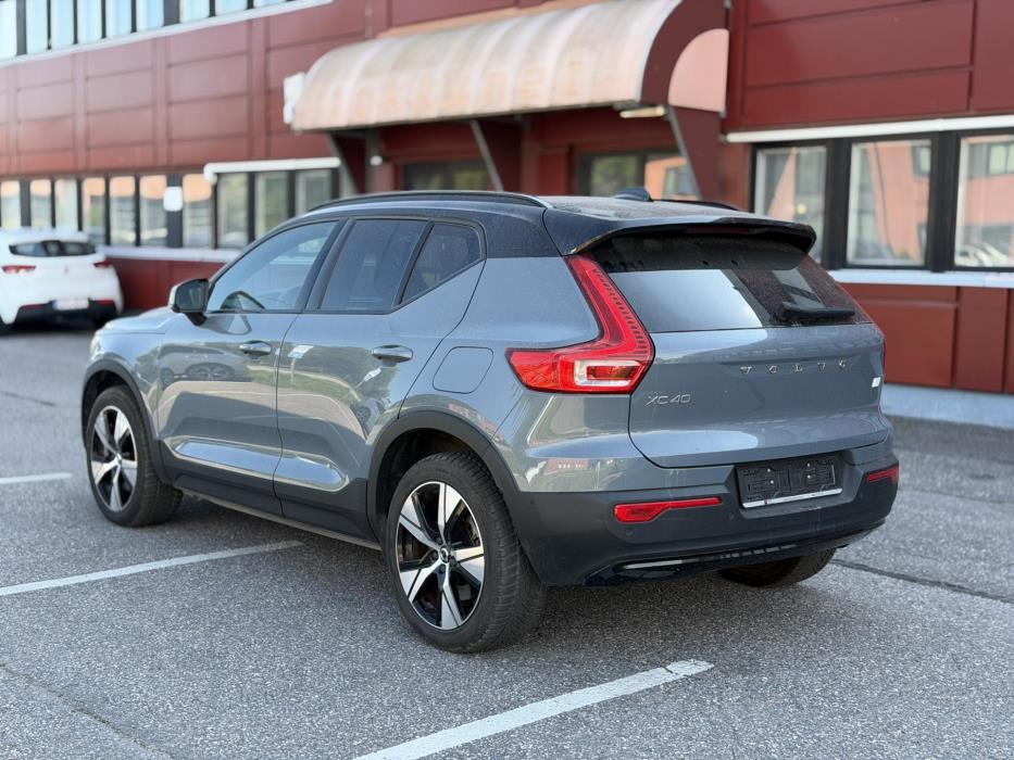 VOLVO XC40 2022